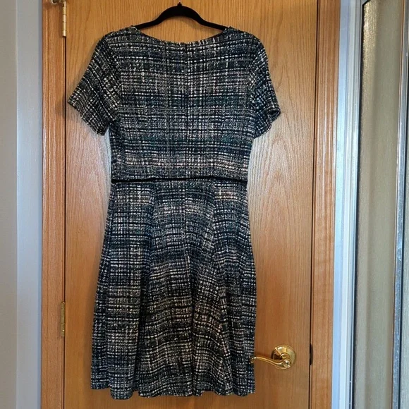 Short Sleeved Dress - Picture 2 of 4